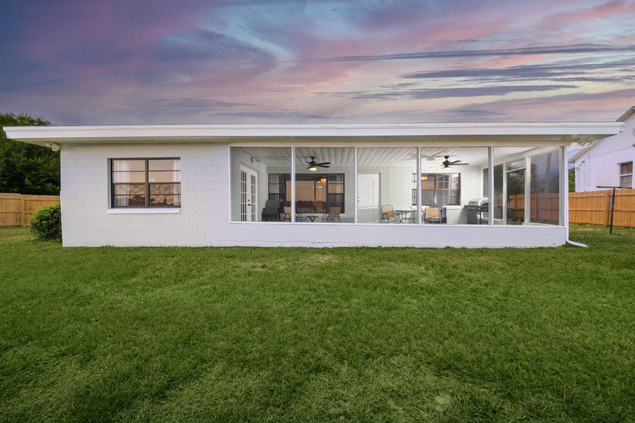 Lakefront Home With Screened Porch And Grill Winter Haven Exteriör bild
