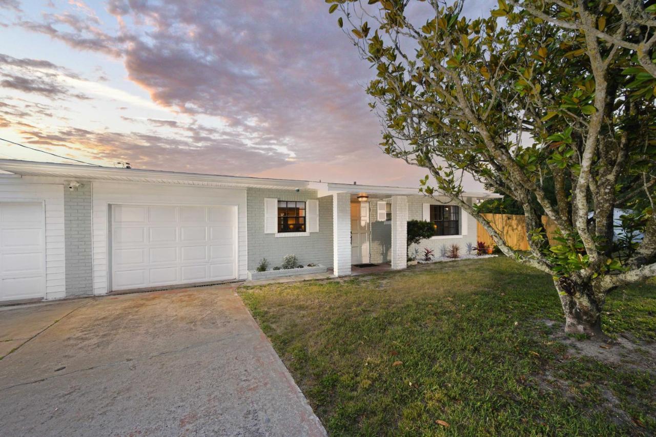 Lakefront Home With Screened Porch And Grill Winter Haven Exteriör bild